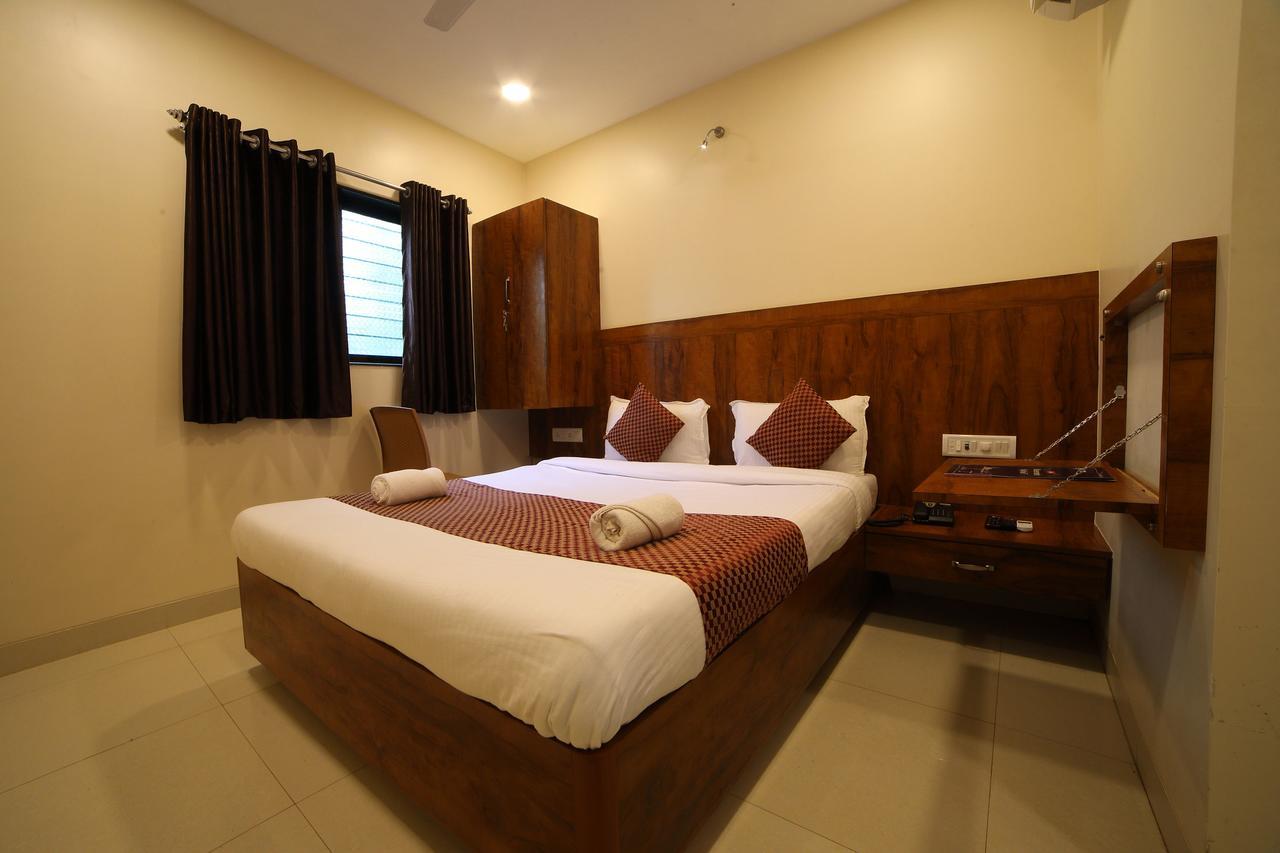 Oyo 8757 Prakash Inn Mumbai Eksteriør bilde